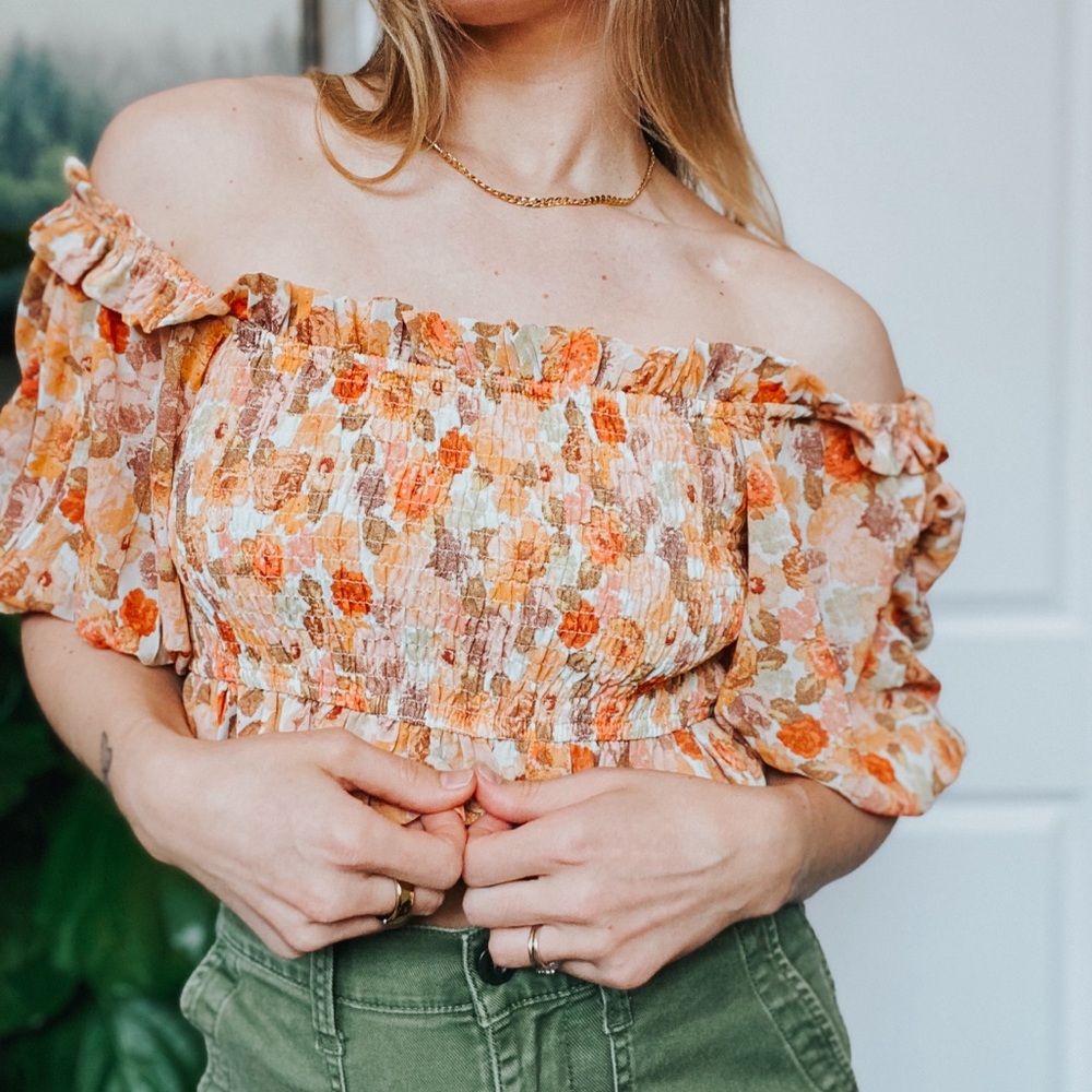 Floral Scrunch Crop Top